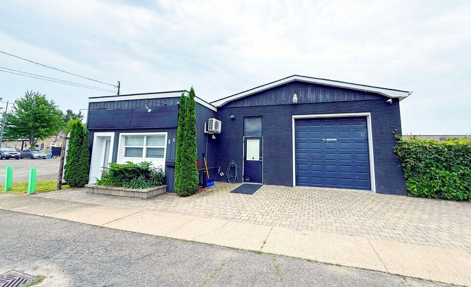 More Photos Of 212 Mellanby Av, Port Colborne Flex For Sale