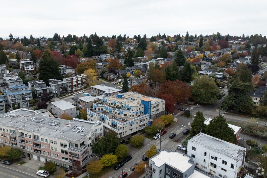 More Photos Of 215 NE 40th St, Seattle Office For Sale