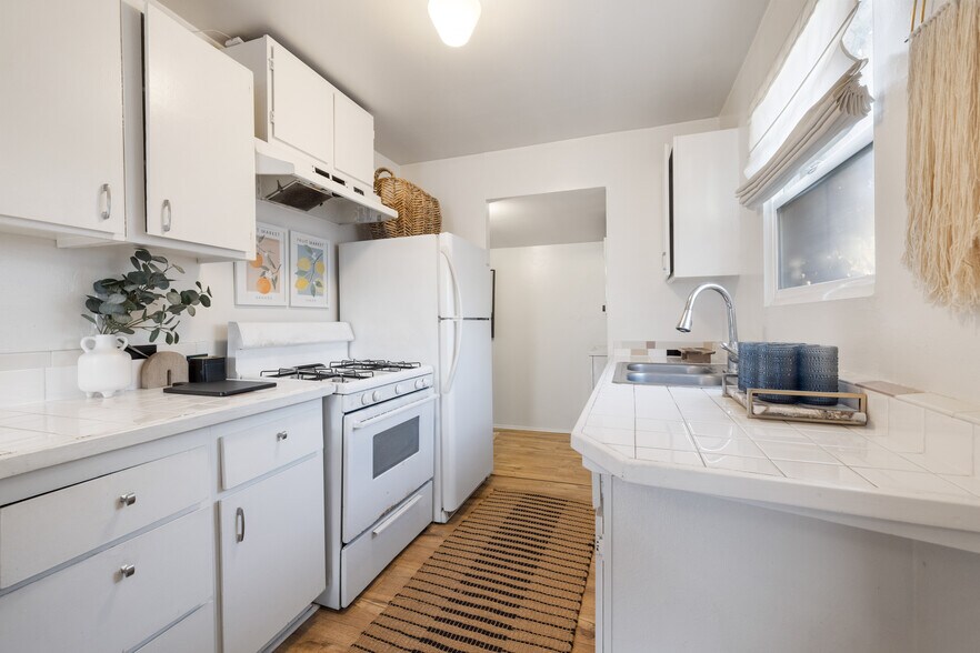 More Photos Of 1545 Duane St, Los Angeles Multifamily For Sale