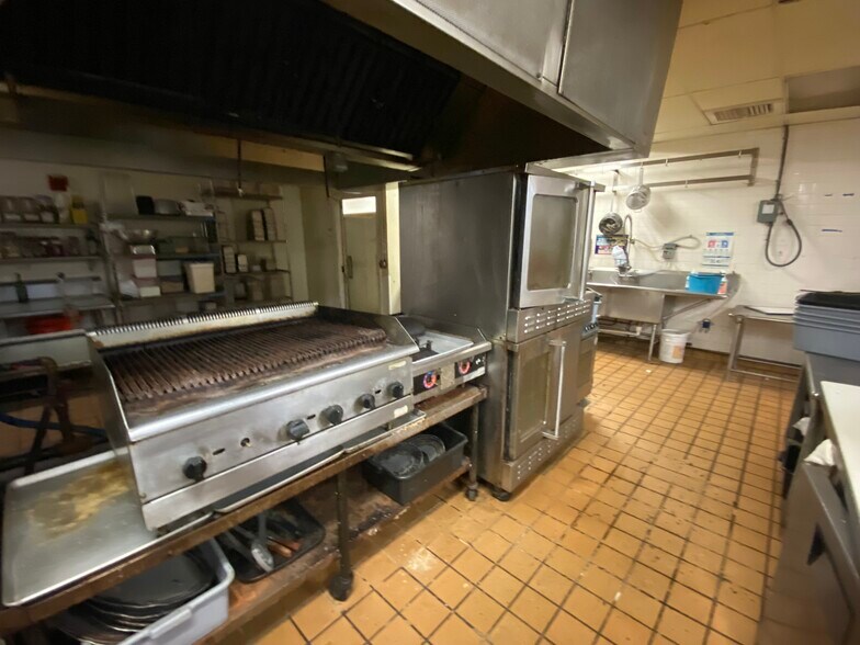 More Photos Of 901 Dual Hwy, Hagerstown Restaurant For Sale