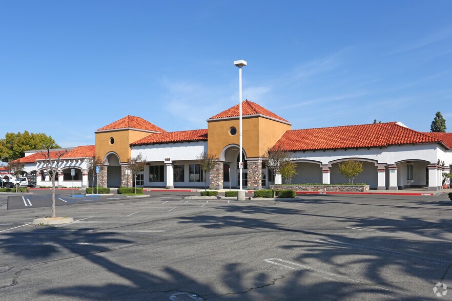 12951300 Shaw Ave, Clovis, CA 93612 For Lease