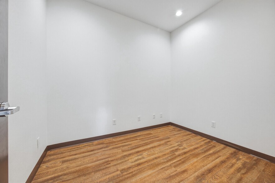 More Photos Of 12171 W Parmer Ln, Cedar Park Medical For Lease