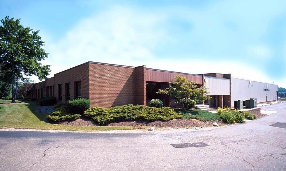 More Photos Of 1665 Enterprise Pky, Twinsburg Manufacturing For Lease