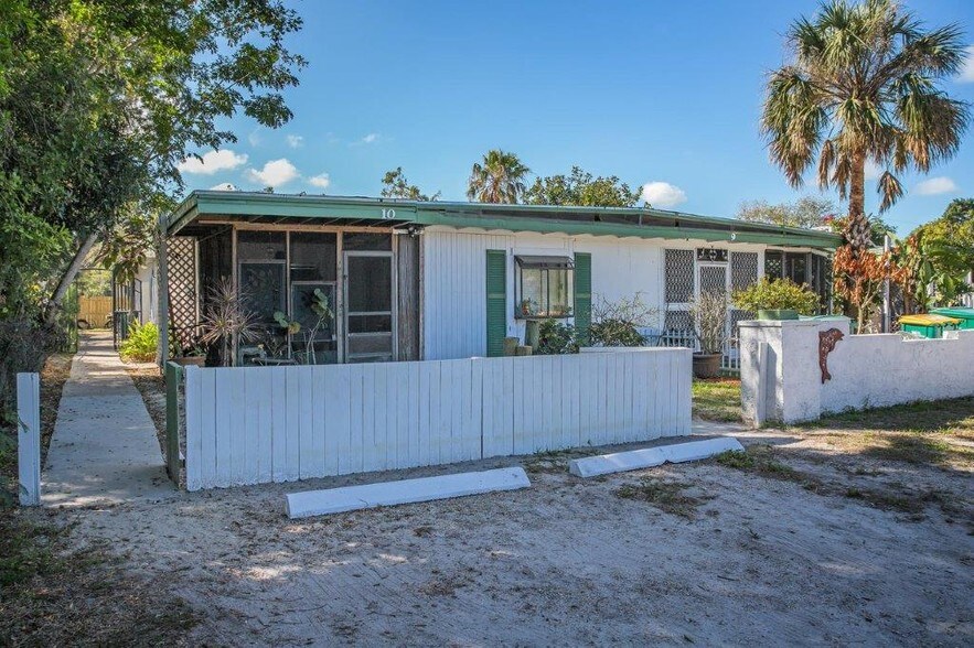 More Photos Of 3100 Areca Ave, Naples Apartments For Sale