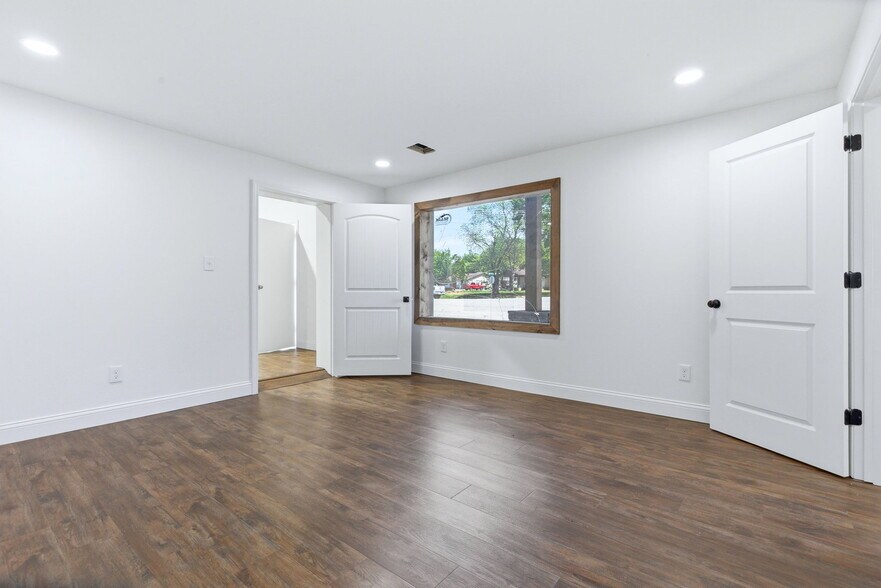 More Photos Of 702 W Dewitt Henry Dr, Beebe Freestanding For Sale