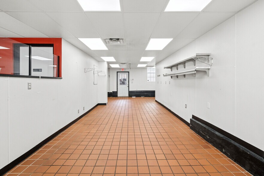 More Photos Of 8228 Oak St, New Orleans Office For Lease