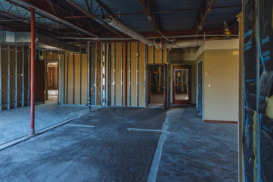 More Photos Of 3200 E Memorial Rd, Edmond Medical For Sale