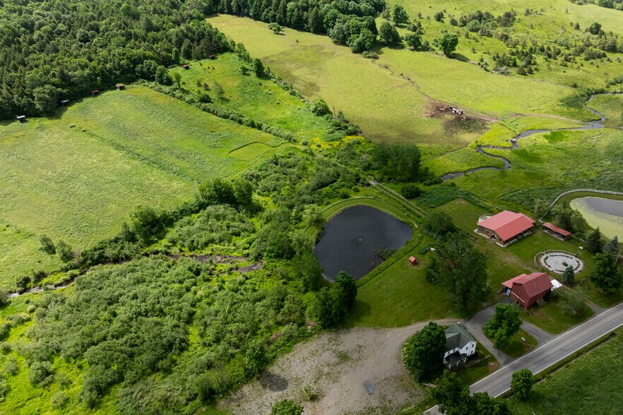 More Photos Of 538 N Harpersfield Rd, Jefferson Specialty For Sale