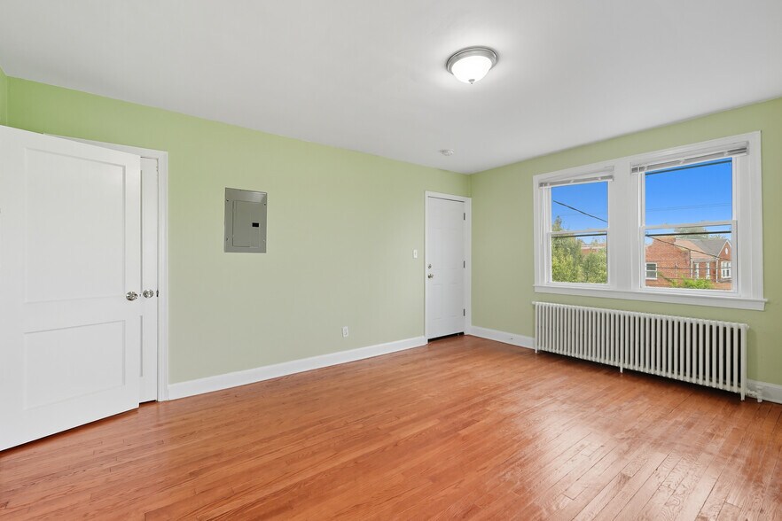 More Photos Of 3919 R St SE, Washington Apartments For Sale