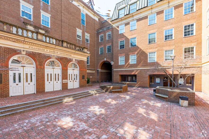 More Photos Of 510-526 King St, Alexandria Office For Lease