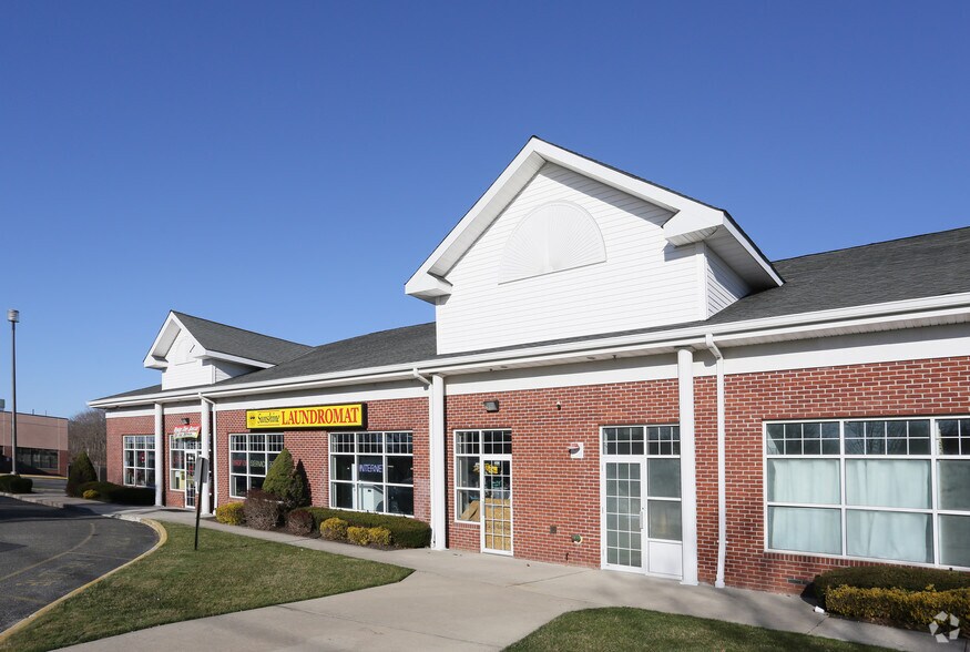 More Photos Of 102 Main St, Port Jefferson Storefront For Lease