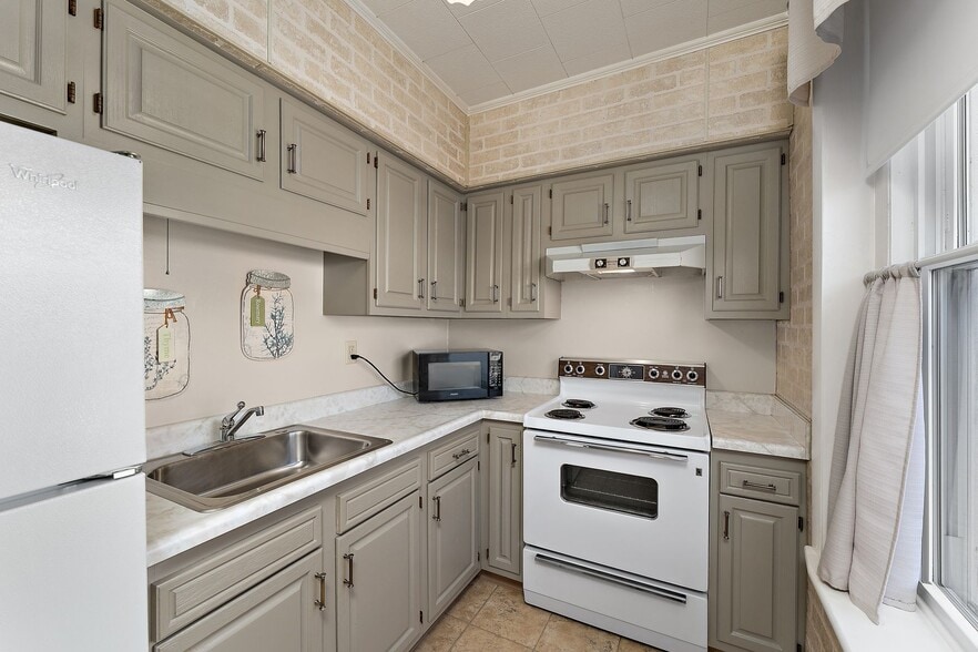More Photos Of 106 Meyers Ave, Meyersdale Hospitality For Sale