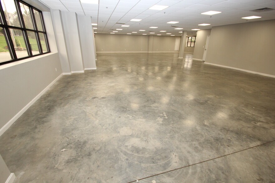 More Photos Of 2302 Turnpike St, North Andover General Retail For Sale