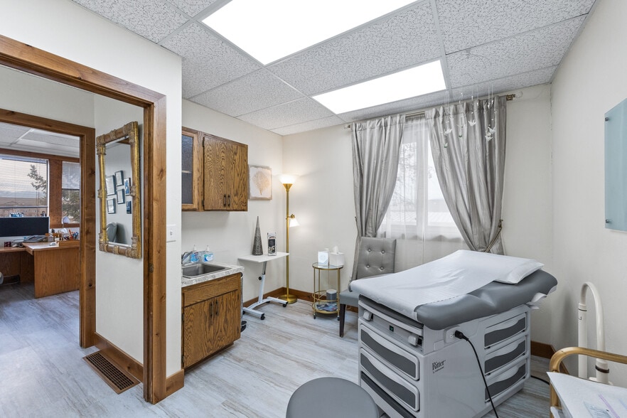 More Photos Of 1297 Burns Way, Kalispell Office For Sale