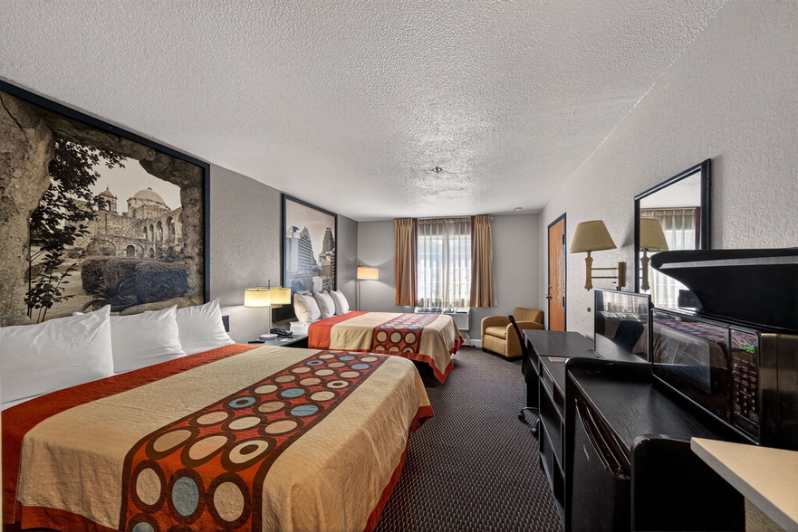 More Photos Of 5319 Casa Bella, San Antonio Hotel For Sale