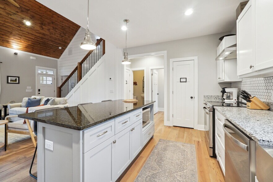 More Photos Of 1300 Preacher Campbell Rd, Clarkesville Multifamily For Sale