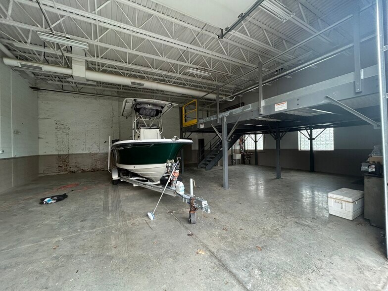 More Photos Of 126 E Niagara St, Tonawanda Warehouse For Sale