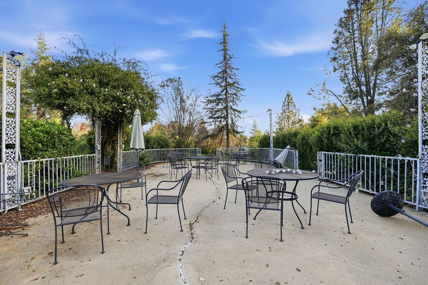 More Photos Of 21645 Parrotts Ferry Rd, Sonora Specialty For Sale