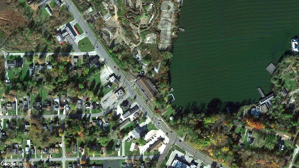 More Photos Of 16 N Aurora Rd, Aurora Freestanding For Lease