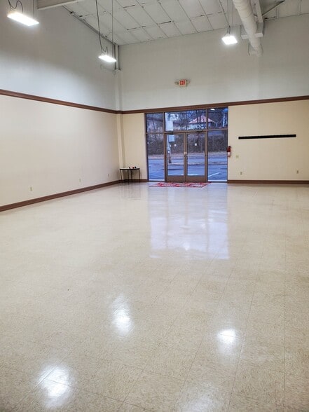 More Photos Of 507-509 National Hwy, Lavale Storefront For Lease