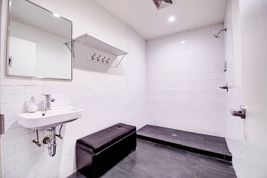 More Photos Of 6 Saint Marks Pl, New York Storefront For Lease