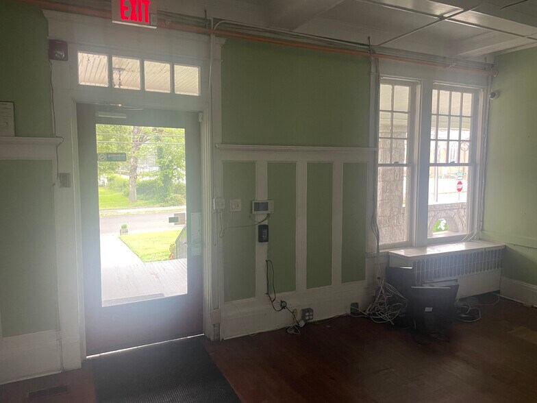 More Photos Of 1101 N Mangum St, Durham Storefront Retail Office For Lease