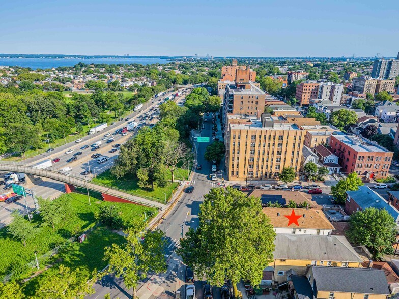 More Photos Of 1805 Willow Ln, Bronx Land For Sale