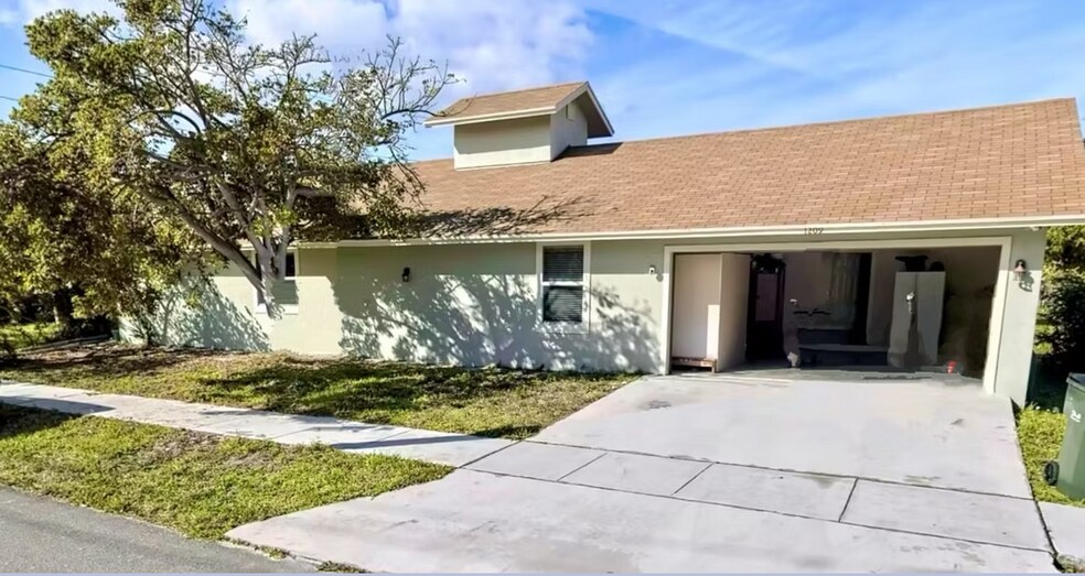 More Photos Of 2211 SE 3rd St, Boynton Beach Apartments For Sale