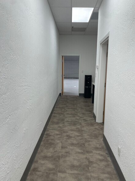 More Photos Of 6011 Benjamin Rd, Tampa Light Distribution For Lease