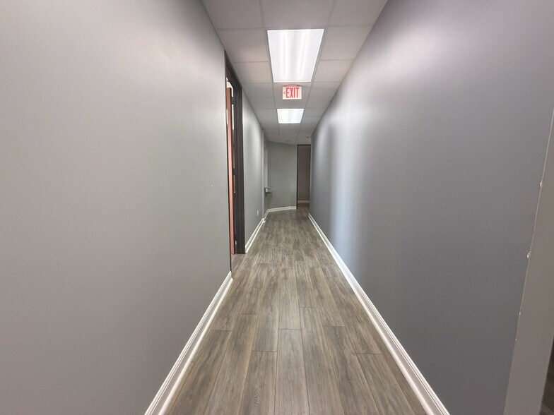 More Photos Of 4802 S Sam Houston Pky, Houston Unknown For Lease