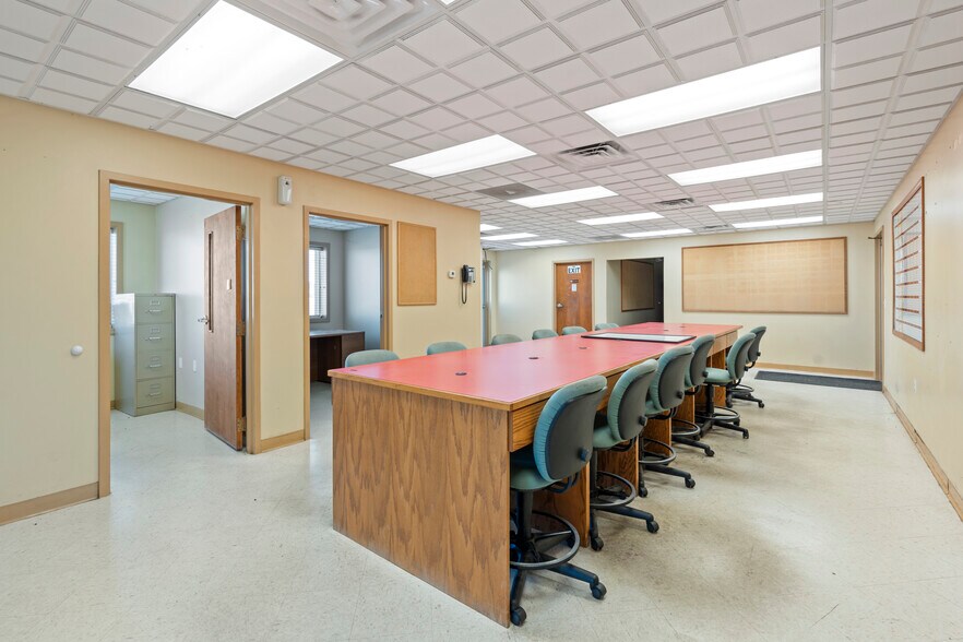 More Photos Of 275 Larcel Dr, Sikeston Flex For Sale