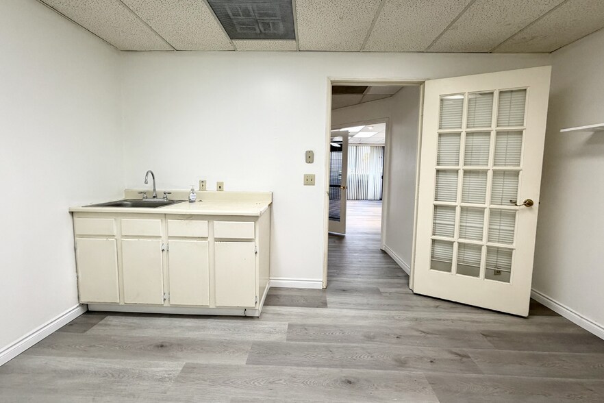 More Photos Of 430 S Garfield Ave, Alhambra Office For Lease