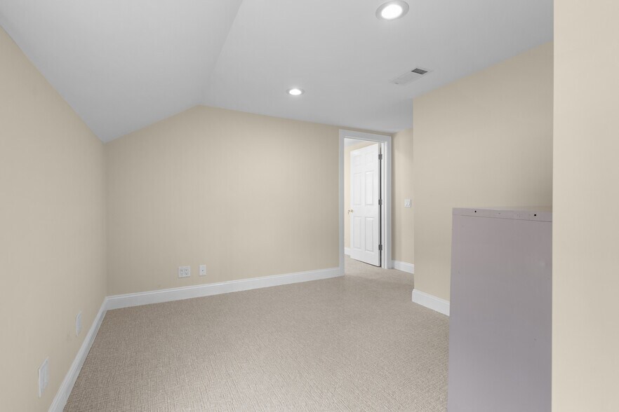 More Photos Of 2695 Hartford Ave, Johnston Office For Lease