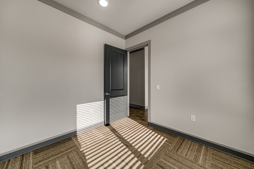 More Photos Of 1312 W Exchange Pky, Allen Medical For Lease