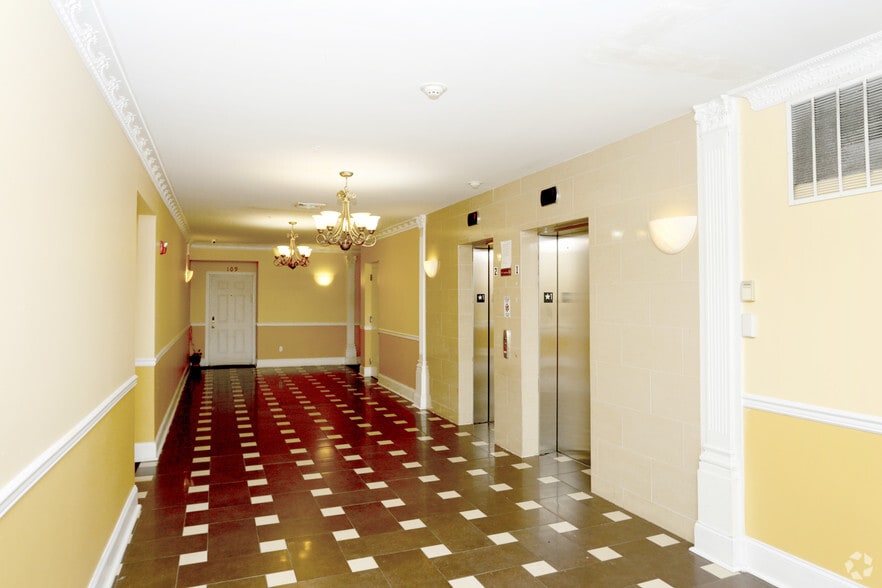 More Photos Of 415-419 Cedar Bridge Ave, Lakewood Apartments For Lease