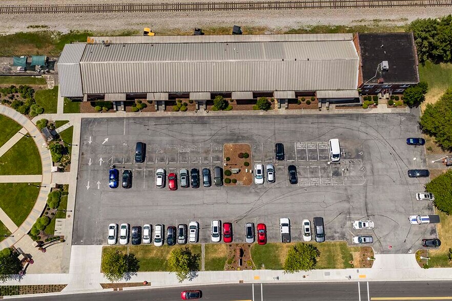 More Photos Of 151 E Main St, Kingsport Loft Creative Space For Lease