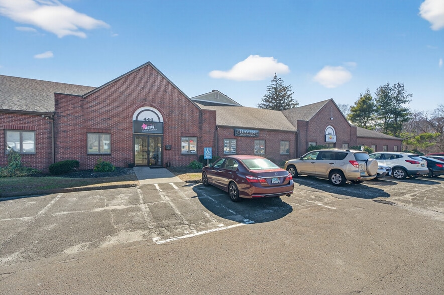 More Photos Of 444 Foxon Rd, East Haven Office For Sale