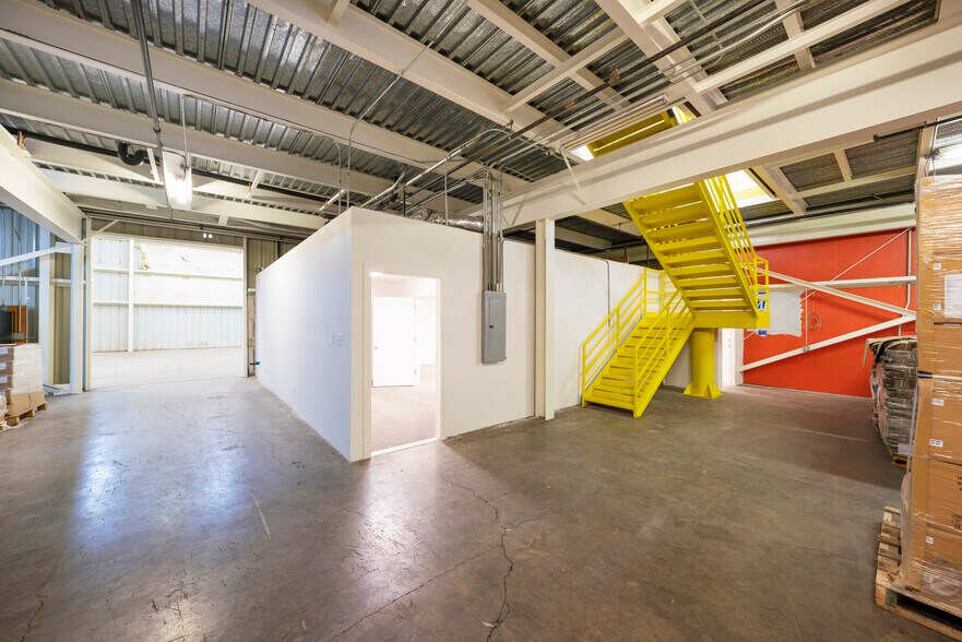 More Photos Of 120 Brush St, Ukiah Warehouse For Lease