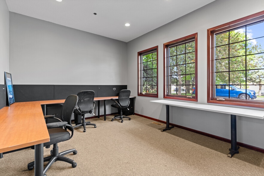 More Photos Of 9340 Hennepin Town Rd, Eden Prairie Office For Sale