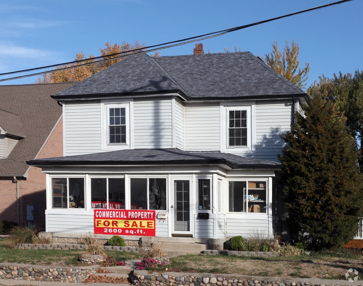 More Photos Of 100 E Main St, Greenwood Office For Sale