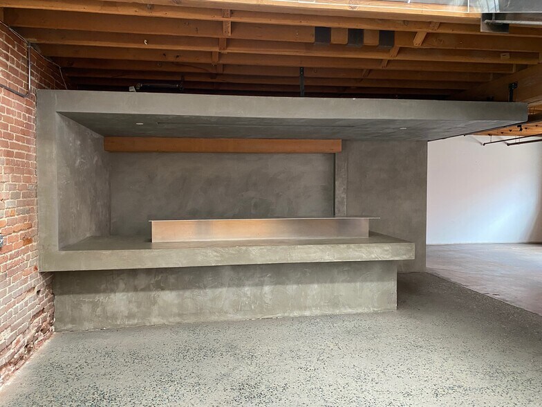 More Photos Of 5955-5959 S Western Ave, Los Angeles Office For Sale