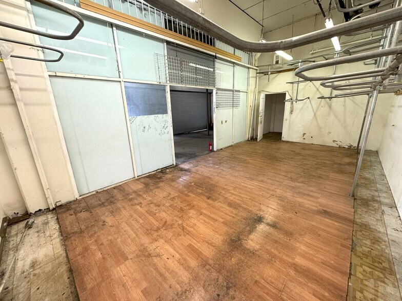 More Photos Of 1301-1309 S Los Angeles St, Los Angeles Storefront For Lease