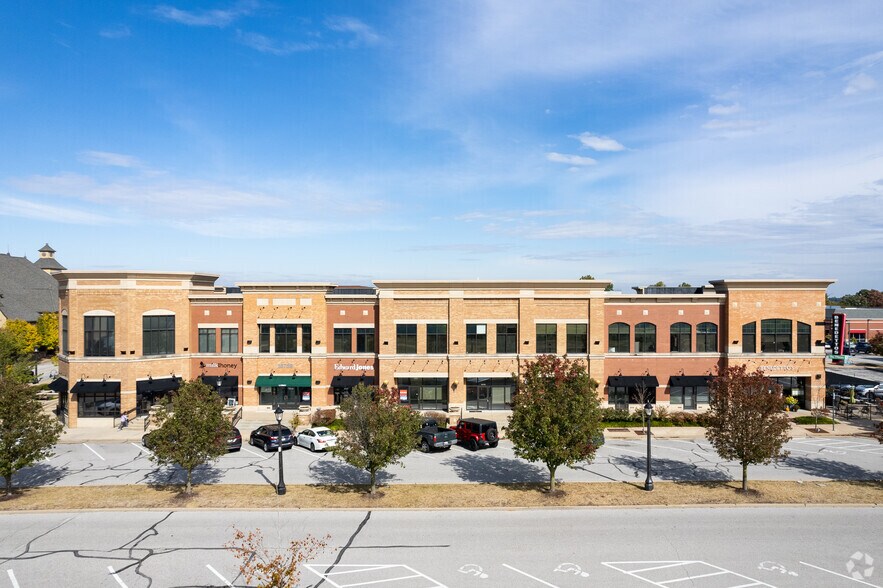 More Photos Of 16721-16765 Main St, Wildwood General Retail For Lease