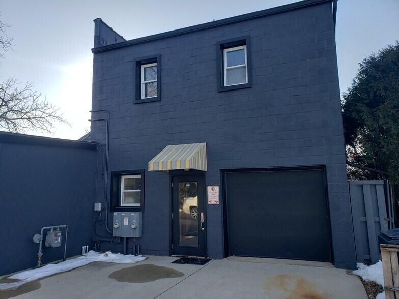 More Photos Of 431 Broad St, Lake Geneva Convenience Store For Sale