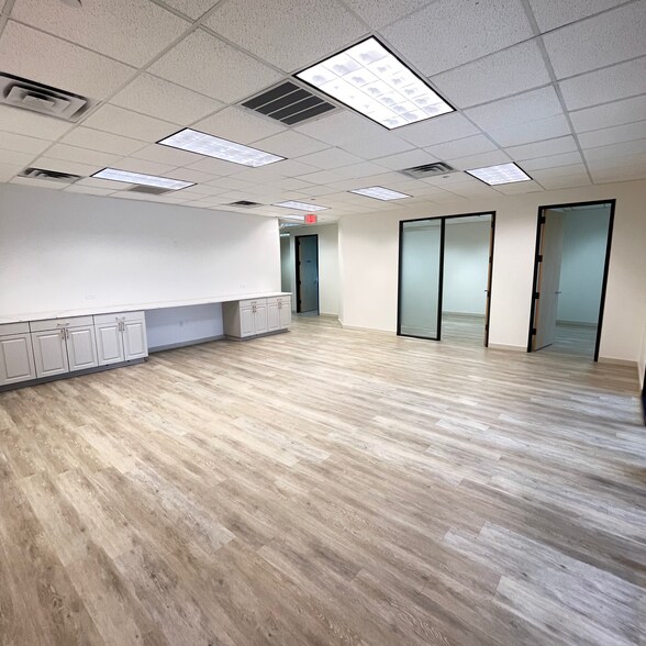 More Photos Of 4407 Bee Caves Rd, West Lake Hills Office For Lease