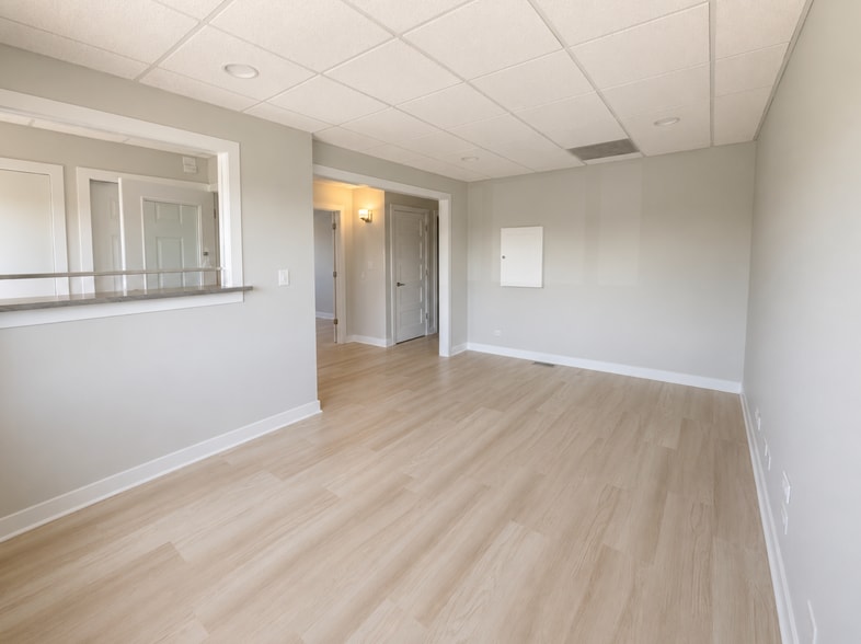 More Photos Of 75 E Division St, Mundelein Office Residential For Lease