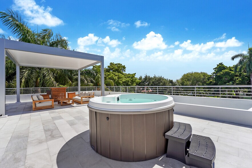 More Photos Of 5910 N Bayshore Dr, Miami Specialty For Sale