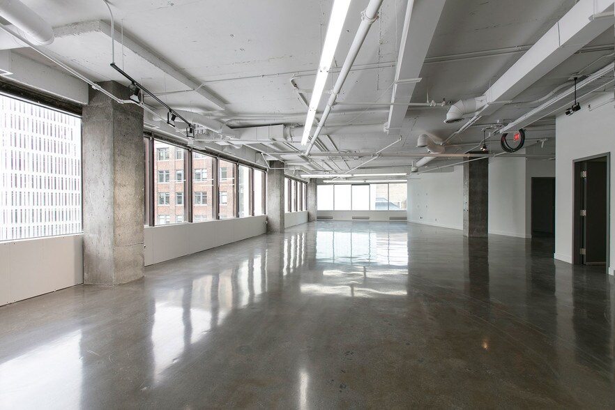 More Photos Of 351-359 Rue Sainte-Catherine O, Montréal Office Residential For Lease