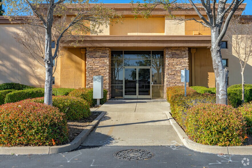 More Photos Of 10620 Mather Blvd, Mather Office For Lease