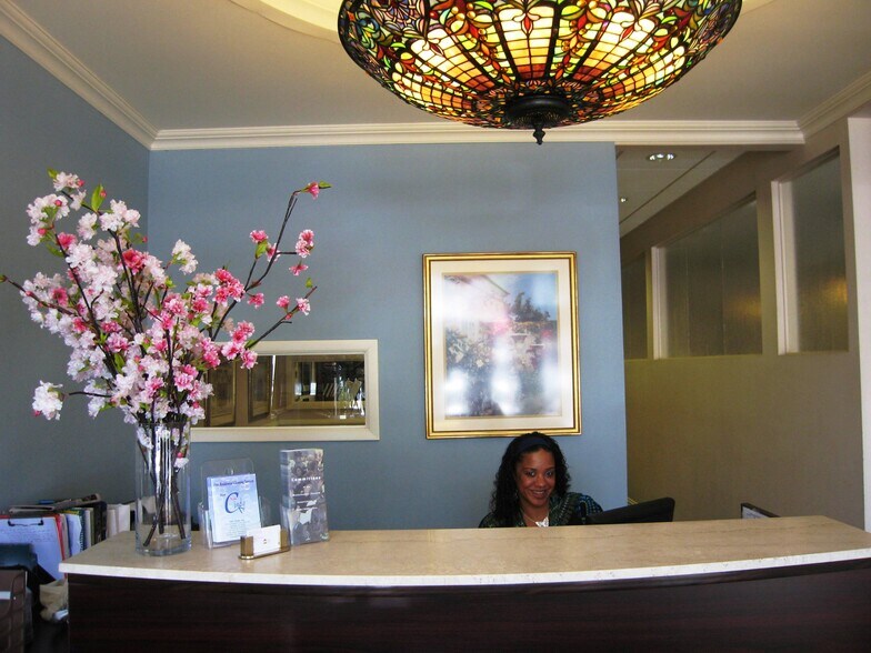 More Photos Of 17 1/2 Park Pl, Bronxville Storefront Retail Office For Sale